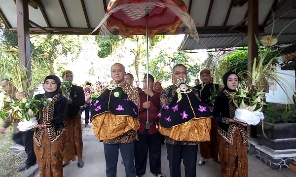 Tradisi Manten Tebu Ritual Buka Giling Pg Modjopanggoong Bacaini Id