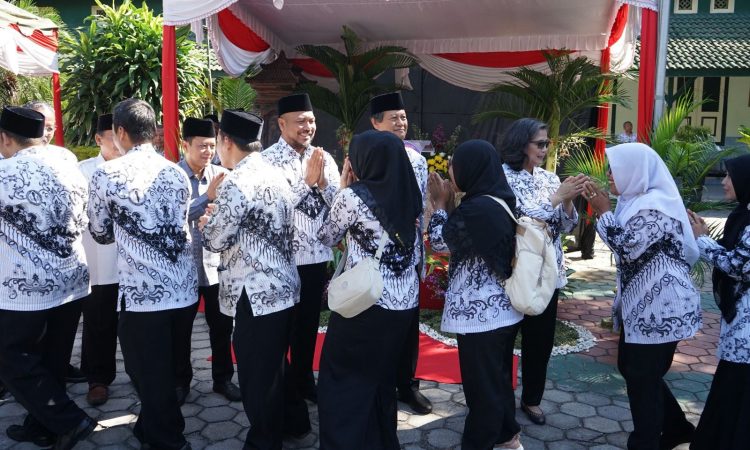 Halal Bihalal Bersama PGRI Pj Wali Kota Kediri Zanariah Sampaikan