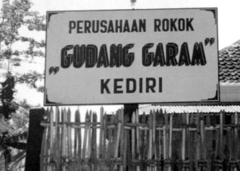 Papan nama Gudang Garam jaman dulu. Foto: istimewa