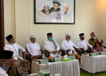 Pertemuan Kyai Khos di Ponpes Lirboyo Kediri membahas pembukaan pesantren di masa pandemi. Foto: Panitia