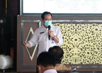 Dr. Supriyanto saat memberikan pengarahan di Pendopo Tulungagung.