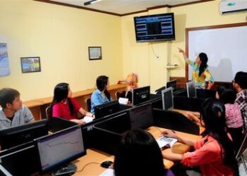 Salah satu fasilitas belajar di kampus Udinus.