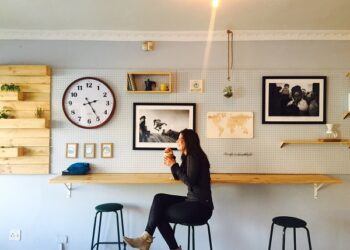 Ilustrasi kedai kopi. foto: unsplash