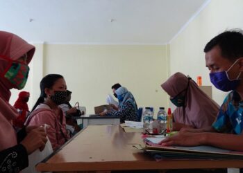 Pendaftaran pelaku UMKM calon penerima modal kerja.