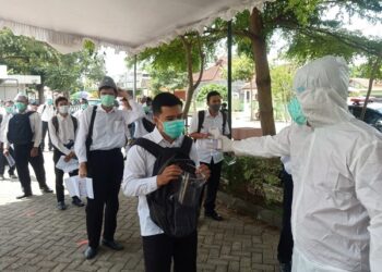 Pemeriksaan kesehatan calon peserta tes CPNS. Foto: istimewa