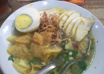 Soto ayam Mantenan Jl Singosari Kediri. Foto: Bacaini/HTW