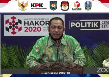 Wakil Ketua KPK Nurul Ghufron saat memberikan pembekalan cakada di Surabaya (Foto: Bacaini.id/ Yovinus)