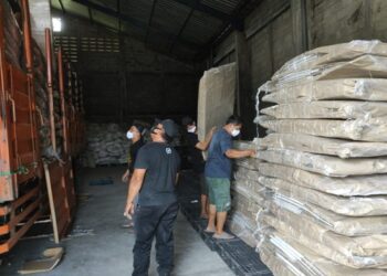 Logistik coblosan di gudang KPU Kabupaten Kediri. Foto: Bacaini/Novi