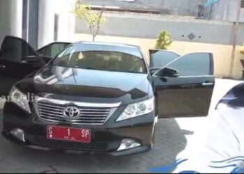 Mobil dinas Wali Kota Mojokerto yang dipinjamkan untuk warga. Foto: istimewa