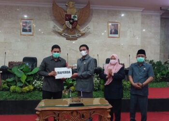 Sidang paripurna pengesahan RAPBD 2021. Foto: Humas