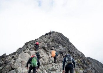 Pendakian gunung. Foto: Unsplash
