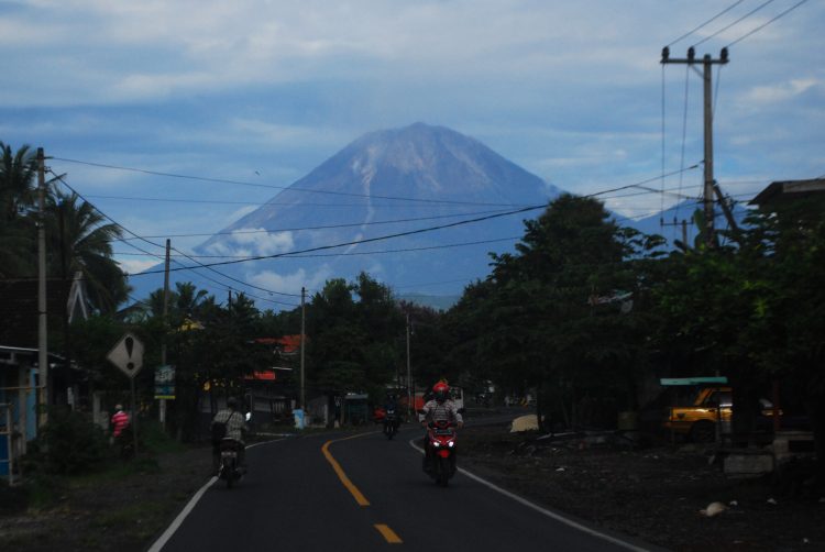 Pendakian Gunung Semeru Ditutup Total Tiga Bulan