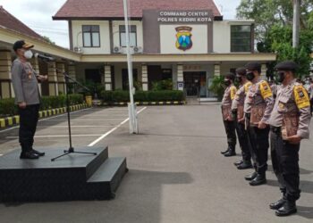 Apel pergeseran pasukan dan pengecekan kesiapan PAM TPS Polresta Kediri, Senin 7 Desember 2020. (Foto: Bacaini.id/Novira Kharisma)