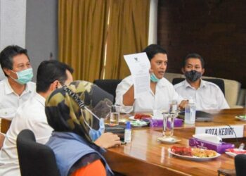 Walikota Kediri Bersama beberapa jajaran Pemerintah Kota Kediri (Foto : Istimewa)