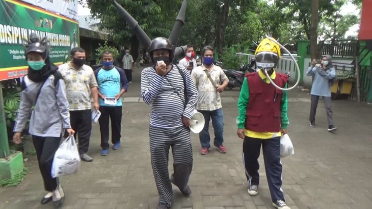 Lucunya Pegawai Puskesmas Jombang Menyamar Jadi Nyamuk
