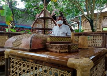 Warga Kediri Buat Kerajinan Bambu Beromset Belasan Juta