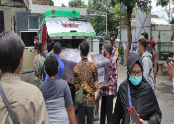 Jenazah Ammara Dikebumikan Di Sebelah Ibunya
