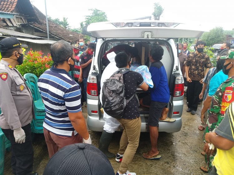 Bapak Gantung Diri, 2 Anaknya Tewas di Blitar