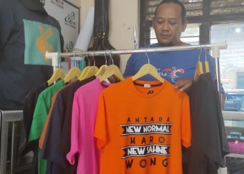 Andalkan Desain Kata, Kaos Kecakot Ramai Dicari