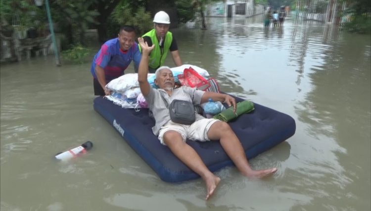 Kunjungi Lokasi Banjir Bupati Jombang Diteriaki Warga