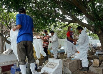 Dibayar 1 Juta, Ini Resiko Pengubur Jenazah Covid 19 di Kediri