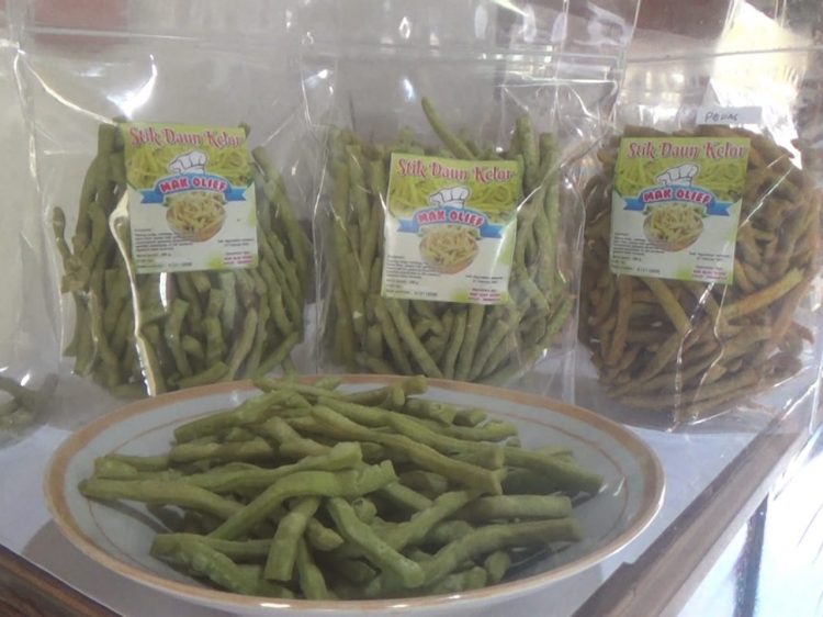 Stik Kelor Laris Manis Di Masa Pandemi