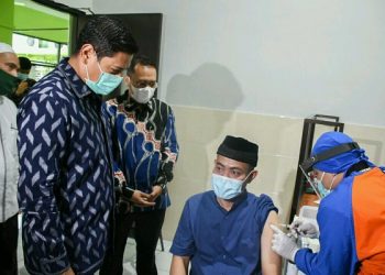 Pengasuh Ponpes Lirboyo Jalani Vaksinasi Covid-19