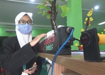 Hebat, Santriwati Jombang Ciptakan Alat Deteksi Jaga Jarak