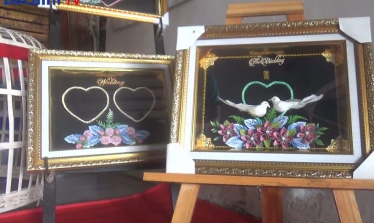Limbah Kertas Jadi Hantaran Bernilai Ekonomis