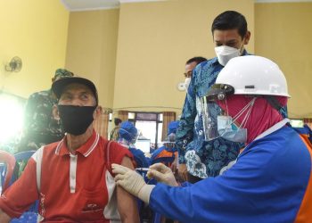 662 Pedagang Pasar Divaksin