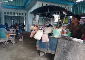 Mencicipi Es Ketan Kacang Hijau Legendaris Haji Sumiran