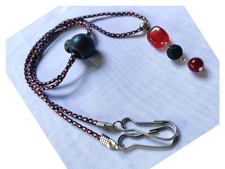 Pandemi, Konektor Masker Menjadi Aksesoris Yang Dicari