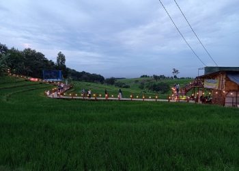 Eksotisme Café Tangga Langit, Ngopi dan Berlibur