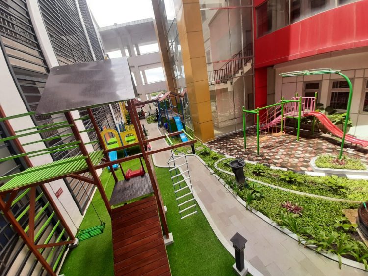 Asyiknya Ruang Tunggu Anak RSUD Gambiran Yang Mirip Taman Bermain