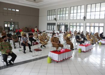 Bupati Dhito saat menghadiri peringatan Isra Mi'raj