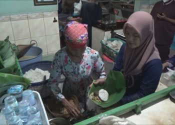 Warung Mbok Semah Jombang, Jual Lodeh Omzet 5 Juta Sehari