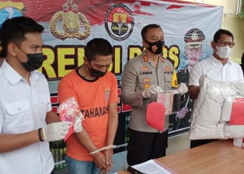 Kelainan, Suami Jual Istri dan Menontonnya