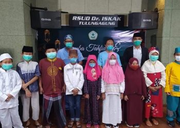 Lomba relogi untuk keluarga karyawan RSUD dr Iskak Tulungagung. Foto: istimewa
