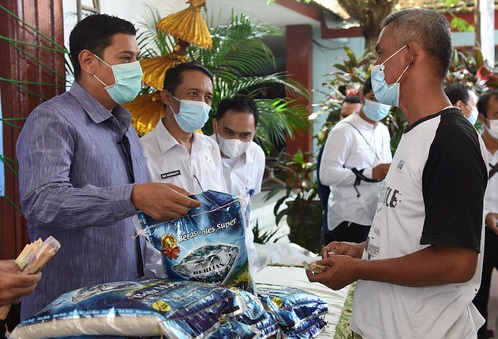 Wali Kota Kediri Pantau Operasi Pasar Murni