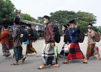 Ribuan Santri Lirboyo Kembali ke Pondok