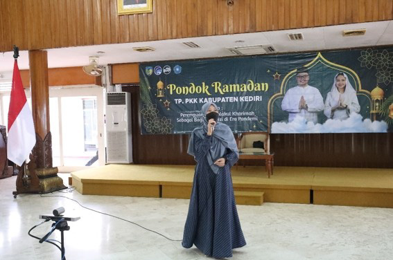 Pondok Ramadhan, PKK Kediri Diajari Pengasuhan Anak