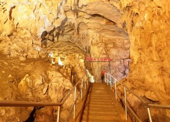 Eksotisme Goa Lowo Terpanjang di Asia Tenggara