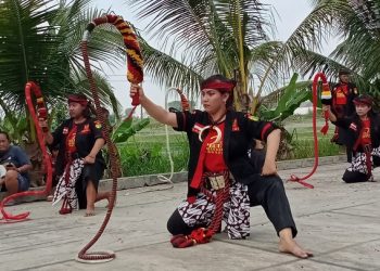 Blaarrr, Pecut Samandiman 7 Meter Meletus di Udara