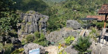 Ngerit Stone Park Trenggalek, Surga Labirin dan Goa Batu