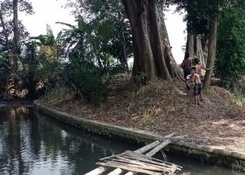 Penampakan Perempuan Cantik Berkaki Busuk di Desa Tanjung