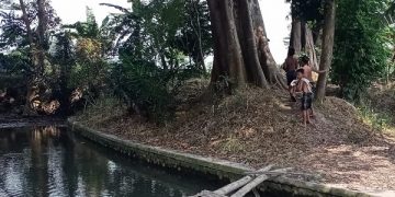 Penampakan Perempuan Cantik Berkaki Busuk di Desa Tanjung