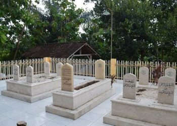 Makam Mbah Basyarudin di Tulungagung. foto: Bacaini/Naphan