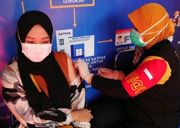 Urus SIM di Tranggalek Bonus Vaksin Gratis