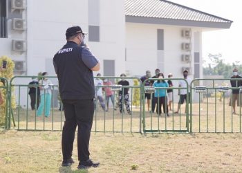 Kunjungi Warga Isolasi, Bupati Kediri Diminta Pasang Wifi