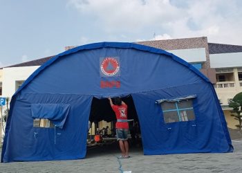 Pasien Membludak, RS SLG Kediri Bangun Tenda Darurat